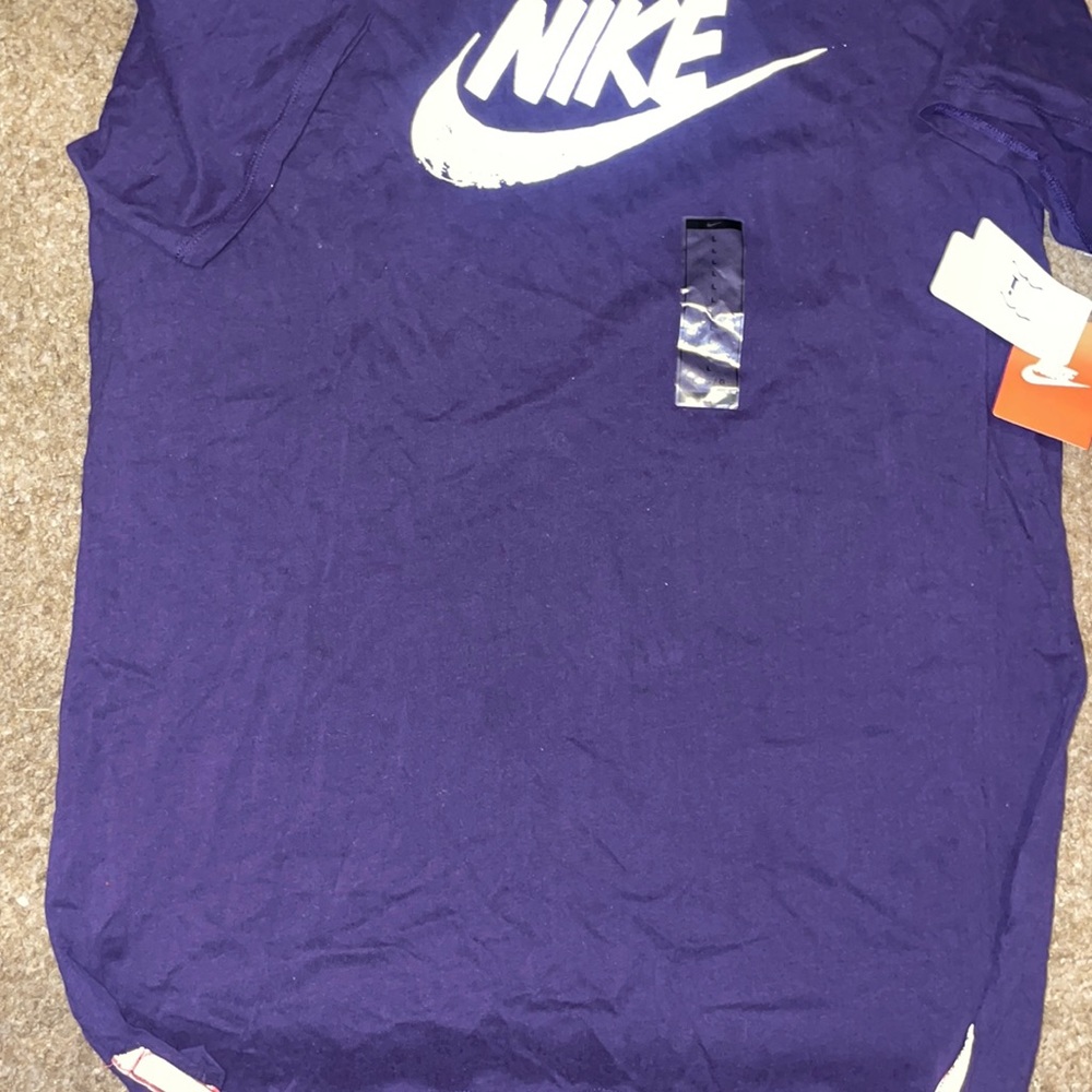 NIKE LOGO PAINT/REFLECTOR NAVY BLUE TEE SHIRT NWT